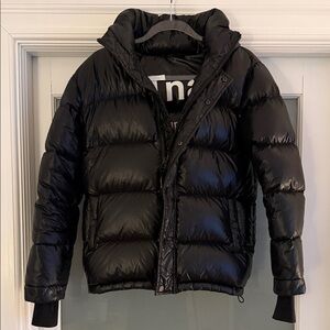 Aritzia Super Puff - High Gloss Black